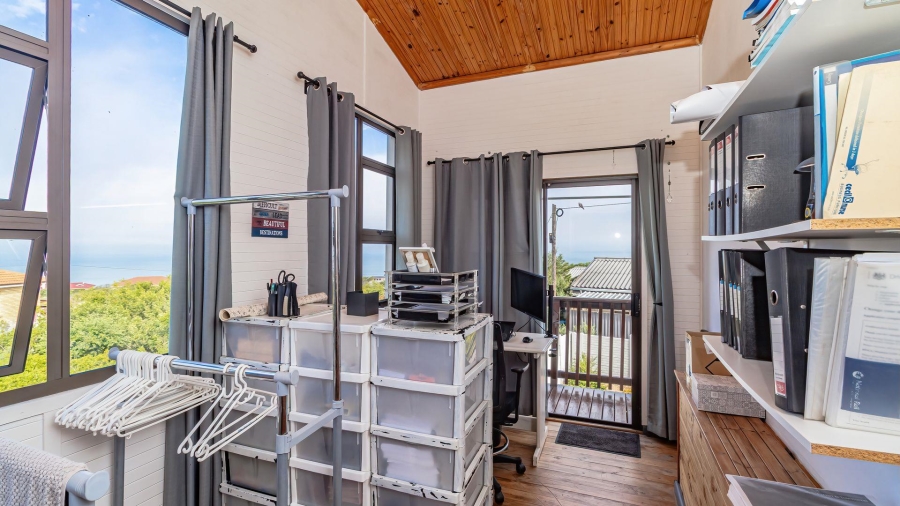 5 Bedroom Property for Sale in Dana Bay Western Cape